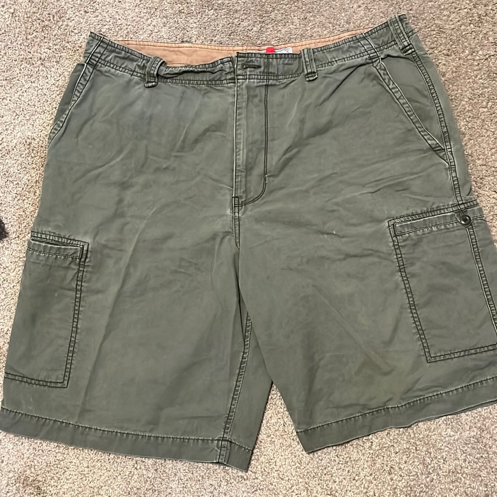 Shorts for men in khaki green color.